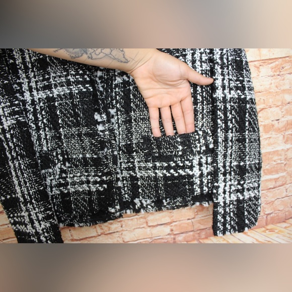 Vanessa Williams | Open Front Black & White Tweed Jacket with Rivet Detailing - Picture 6 of 10